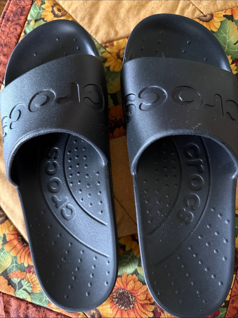 CROCS Women’s Black Slide Sandals with Embossed Logo size 8